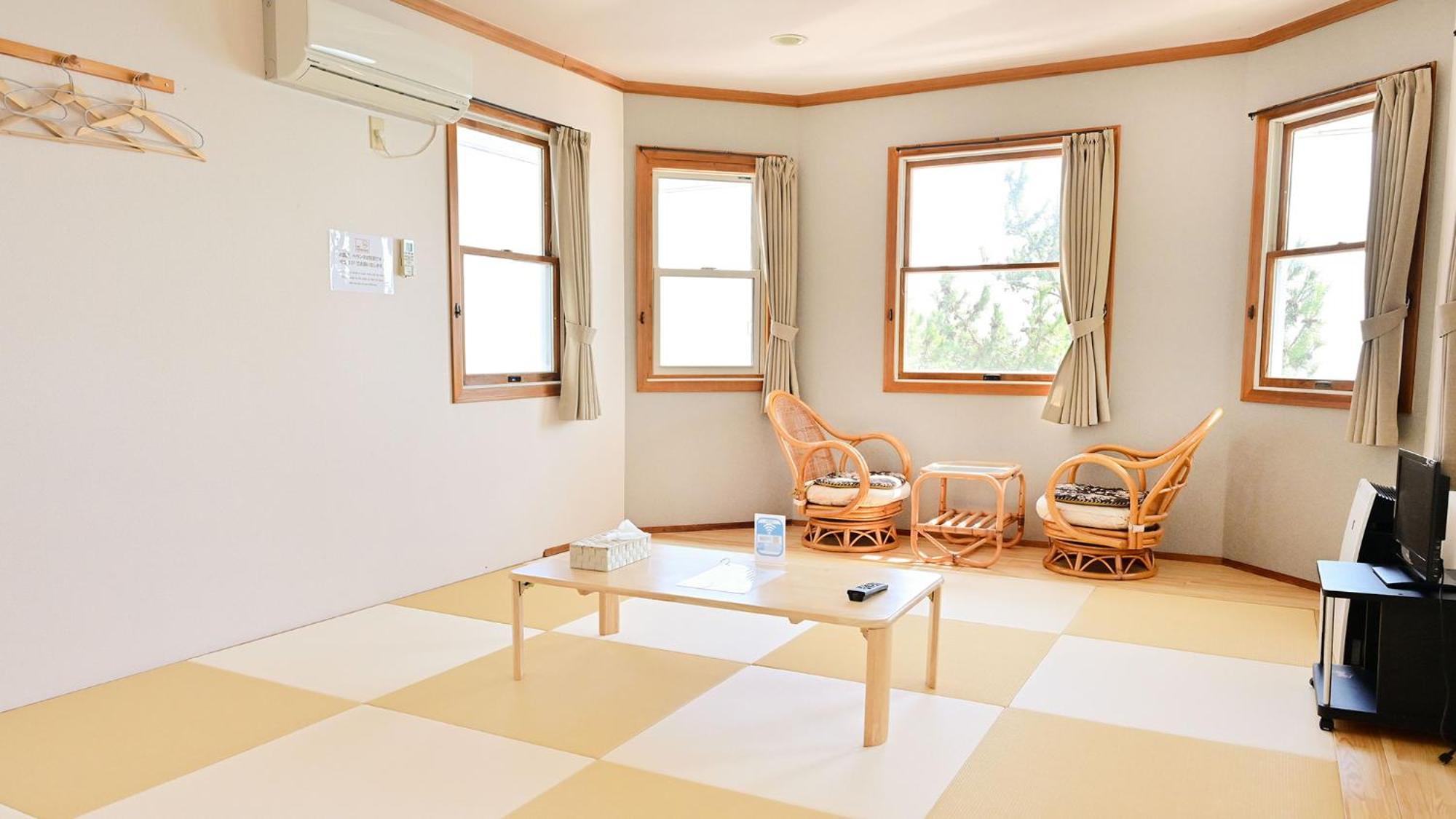 Biwa-Lakeside Cottage B B Dylan Minamikomatsu Ruang foto