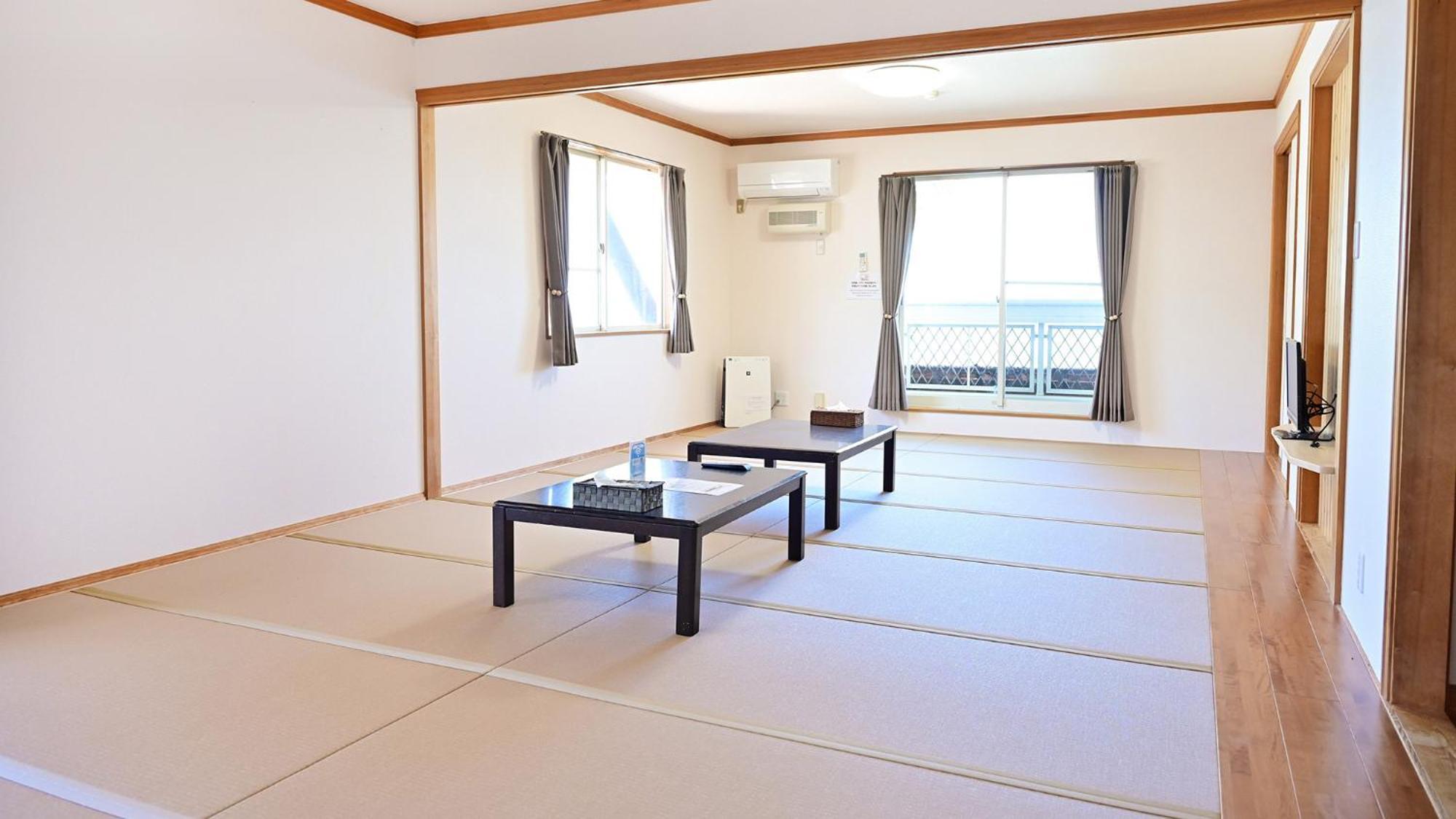 Biwa-Lakeside Cottage B B Dylan Minamikomatsu Ruang foto